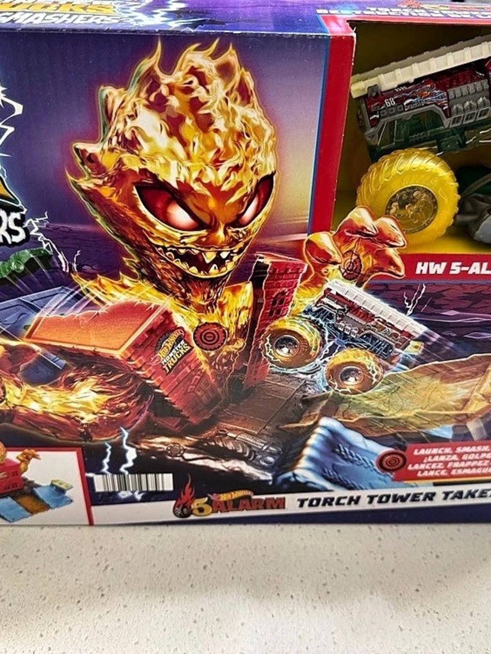 Hot Wheels Monster Trucks Power Smashers 5-Alarm Torch Tower Takedown Playset